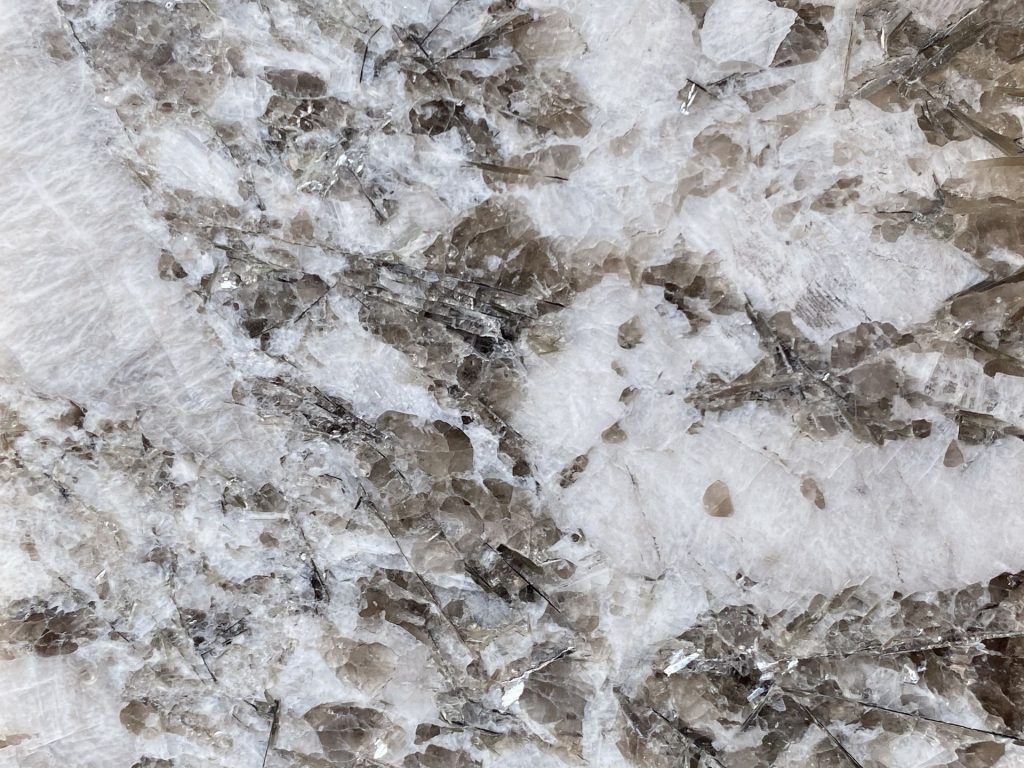 Exótico Granito Exodus White para encimeras y planchas
