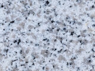 Voluptuoso Granito G355 Creek White para encimeras y planchas